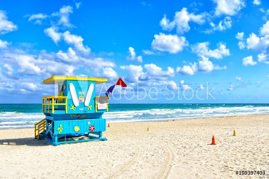 Bild på Lifeguard house on beach